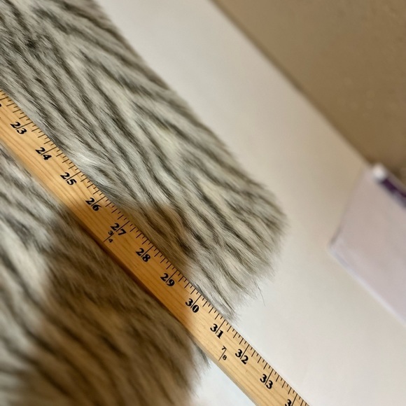 Cynthia Rowley Gray Faux Fur Vest - Picture 5 of 10